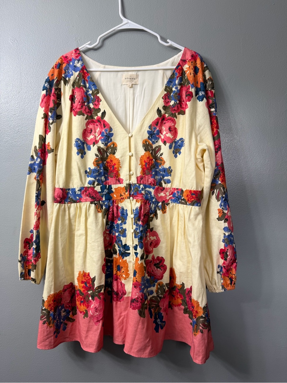 Sézane Amore dress features a vibrant floral print Mini dress 46